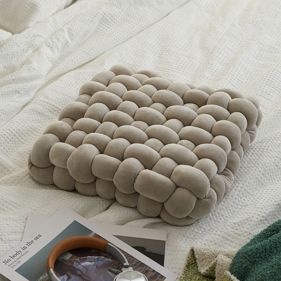 Coussin décoratif tressé en forme de nœud | Rêve Gris Clair